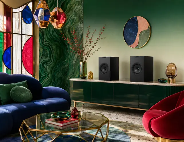 KEF Q1 Meta